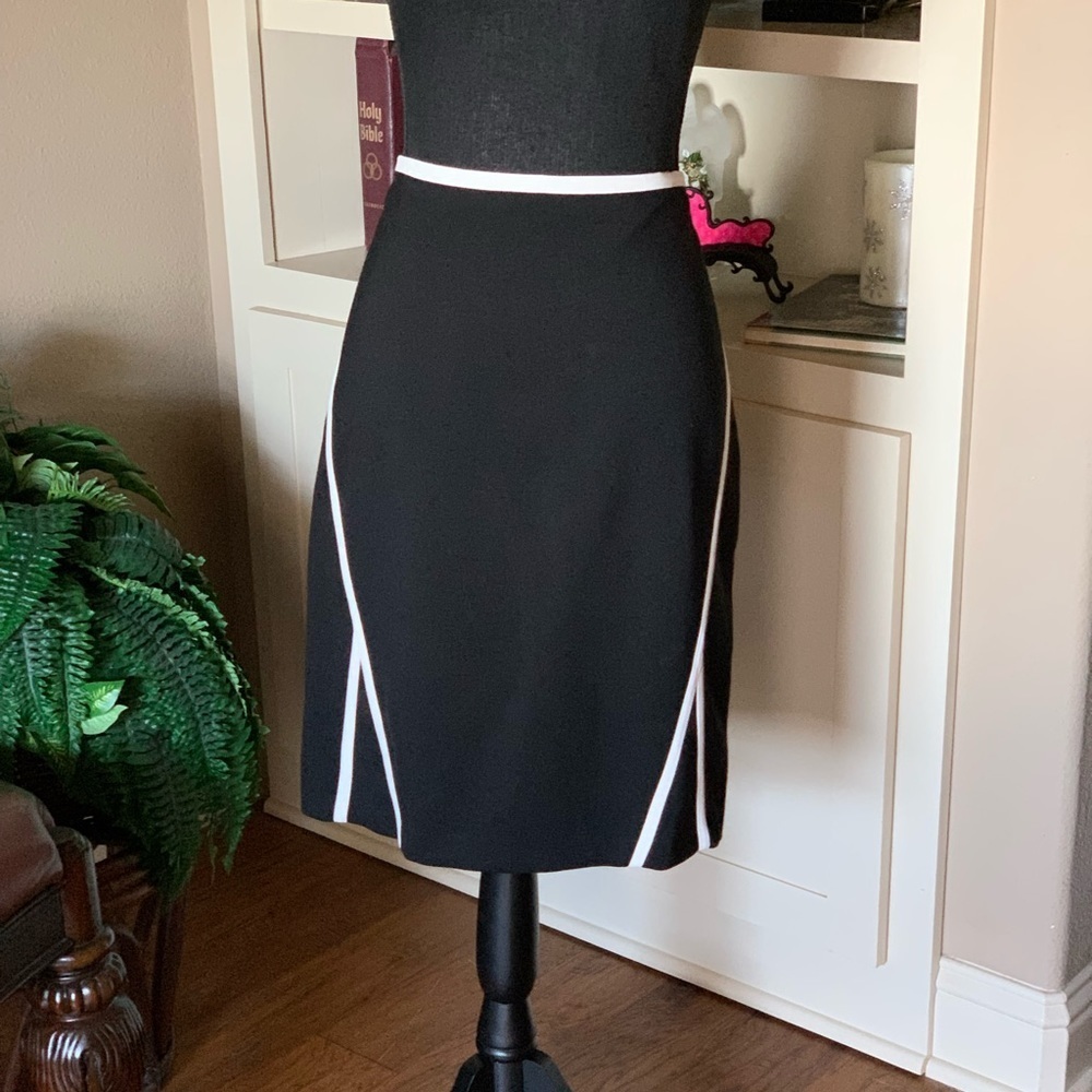 Cartise Black and White Pencil‎ Skirt